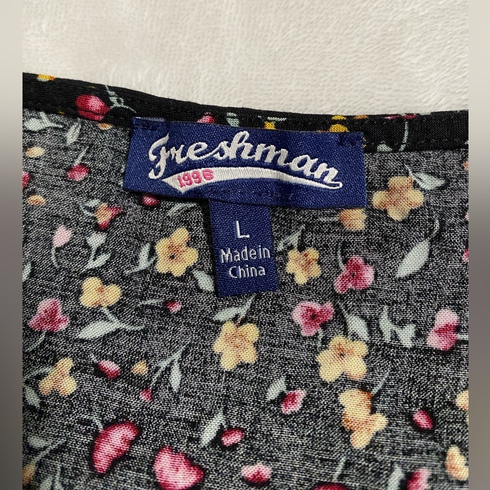 Freshman Women Crop Top - Picture 5 of 7